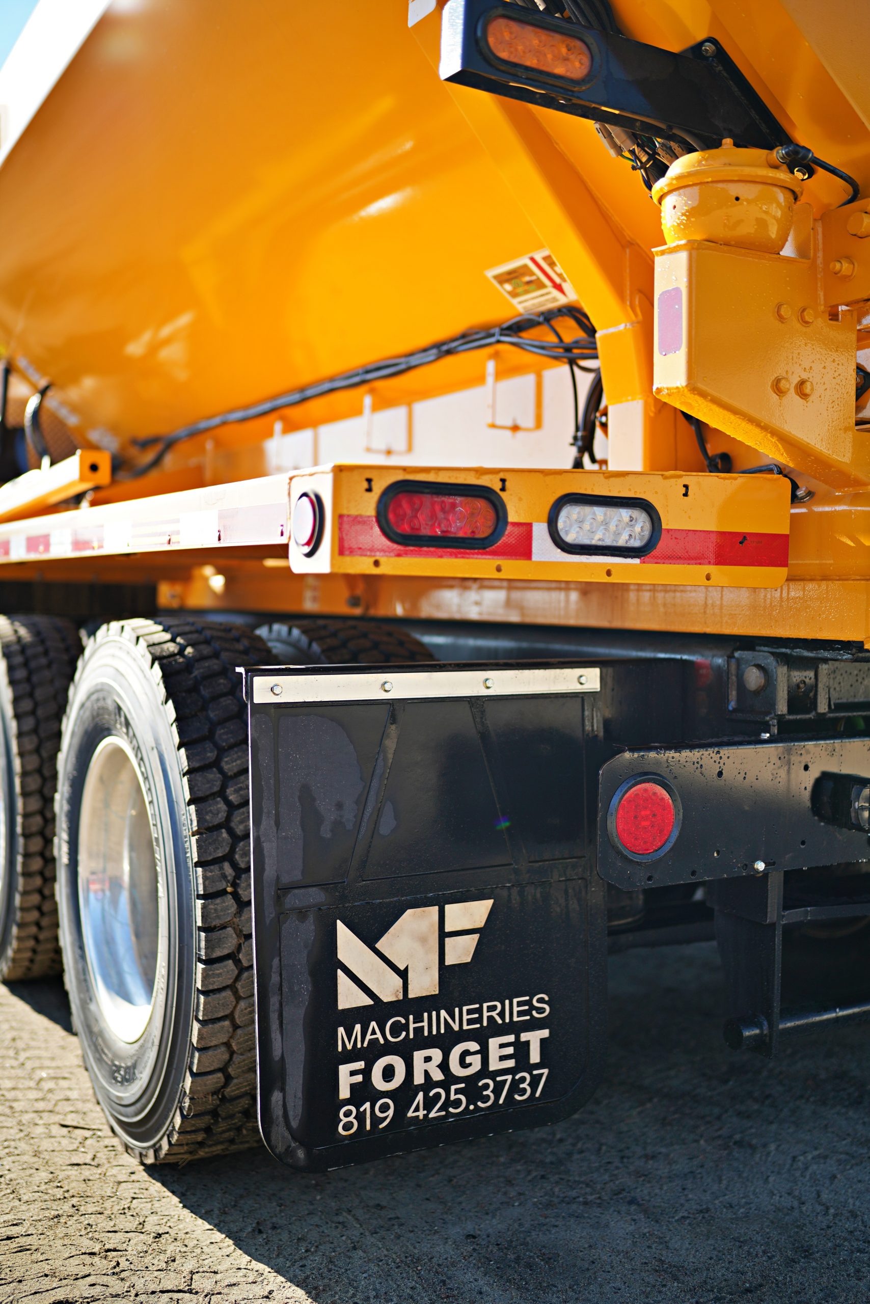 épandeurs de sel et de sable pour camions